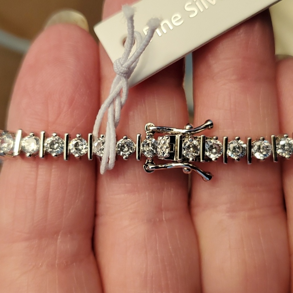 Bracelet cubic zirconia fine silver plated 7 inches